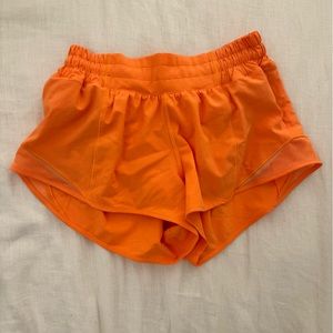 lululemon hotty hot shorts 2.5inch orange